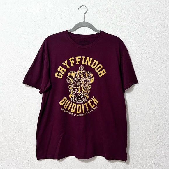 Gryffindor Short sleeve shirt size XL - Picture 1 of 16